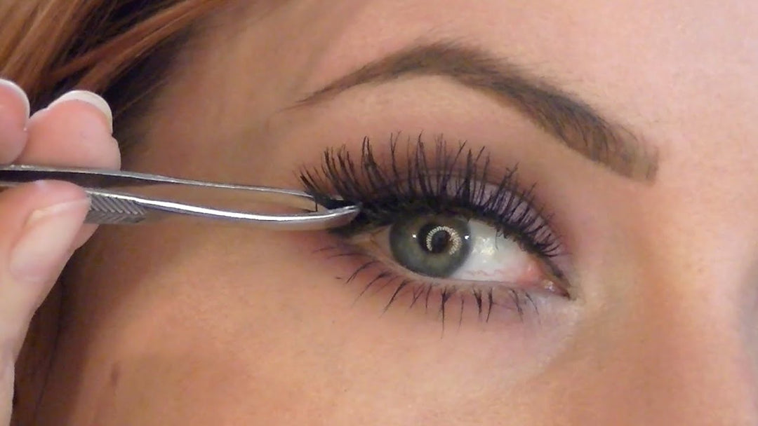 Lash Clusters vs. Individual Lashes – Which is Best for You?